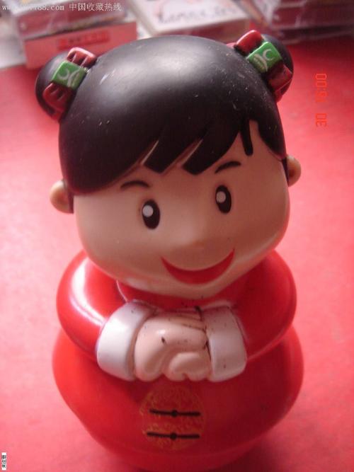 不倒翁掉入水中