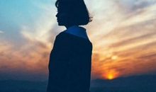 描写女孩背影的句子