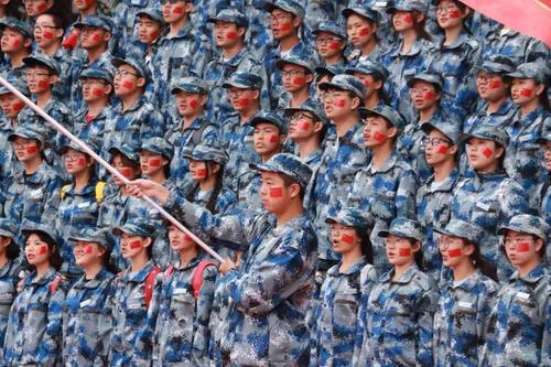 高校军训标语霸气