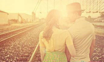 爱情经典句子：爱情的情感线，你我只隔一条线