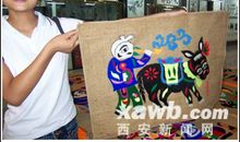 麻袋上绣花歇后语