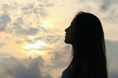 一个孤独而感伤的句子：夜晚是如此安静，让人想哭一点