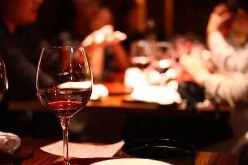 饮酒并保持身体健康