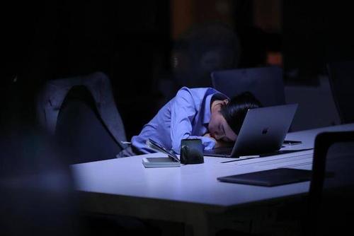 从加班到深夜的积极能量推荐
