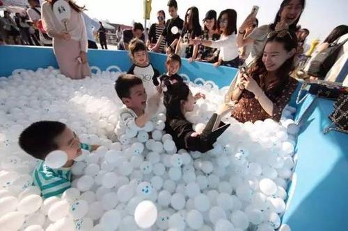 关于与孩子们玩耍的句子关于与孩子们玩耍的句子2