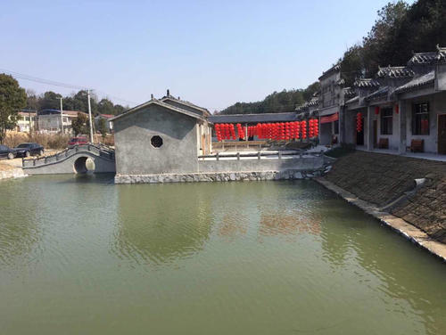 我必须努力工作，否则我只剩下美丽