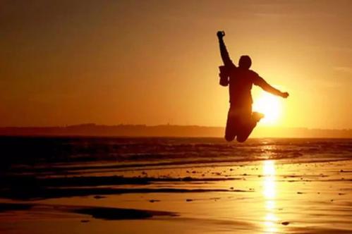 正是那些艰难的时刻使我们