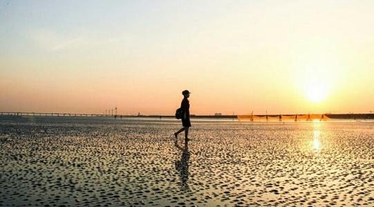 要与他人相处，我们必须理解同理心