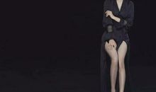 美女都是狠角色，尤其对自己