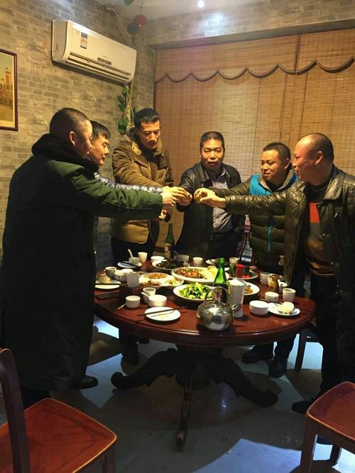 致力于：中年70年代后