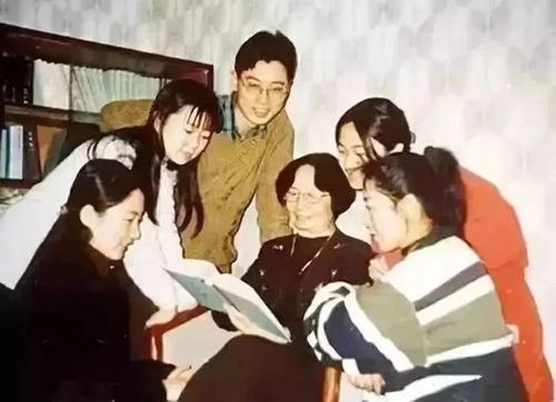 写给父母：对不起孩子，老师对你真的不能太温柔