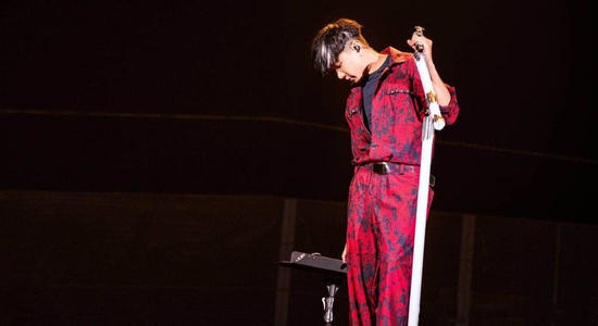 即使在最黑暗的夜晚，您也将终于发光