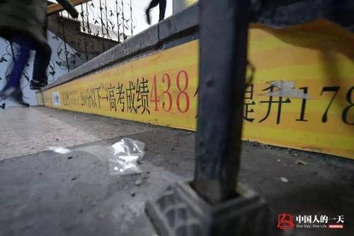 早上12点，儿子和母亲之间的对话