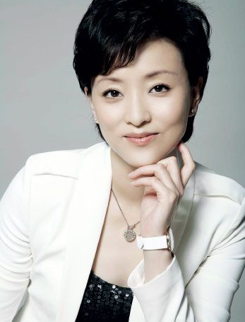 杨澜：别把精力放在孩子身上