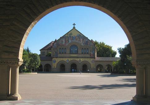 她不打不骂，不反对高中约会，但她的三个孩子被斯坦福大学录取了...