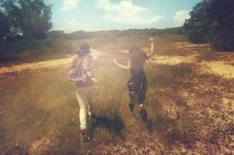 尽管你很虚弱，但你必须坚强