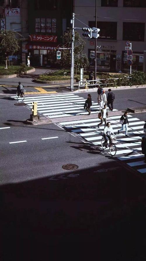 经典语录：欠的太多，心碎的太多