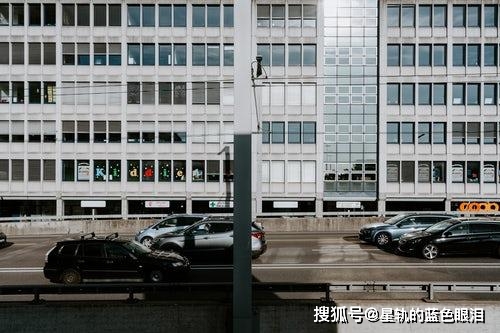 人们越成熟,他们就越知道如何减少自己的优势