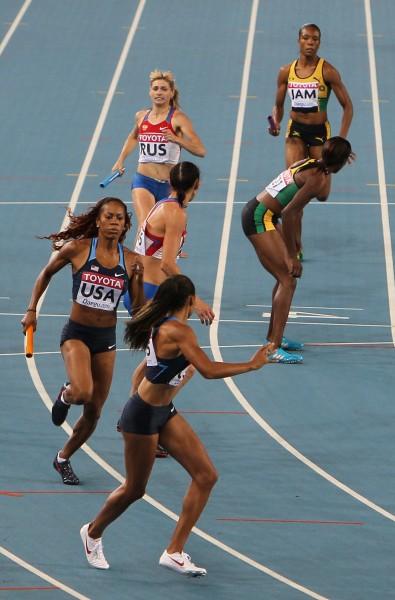 给接力运动员加油的手稿