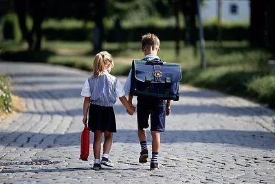 我们应该像普通人一样训练孩子