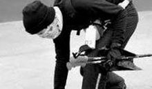 弯腰拾起的尊严