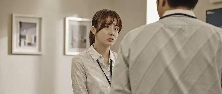 对于那些遭受苦难和死亡的年轻人