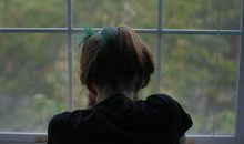 你可以哭泣，但不要忘了奔跑