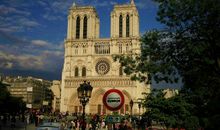 巴黎圣母院梗概