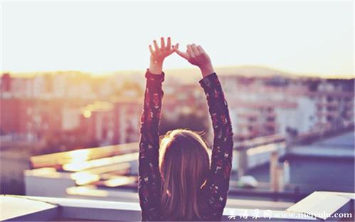 经典爱情语录内涵丰富，简短有力，值得转发和收藏！