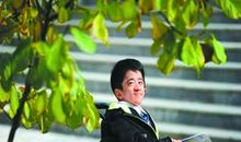 轮椅上站起的“灵魂行者”