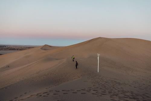 可能跌落到地面的时间是一步