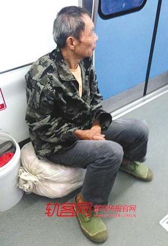 不要坐在角落里