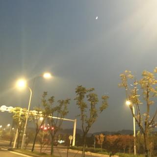 您对现状不满意，但是没有勇气重新开始