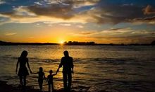 世上唯一在等你的人