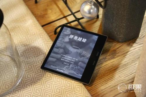 为什么有些低工资的人使用最新型号的iPhone或各种廉价的电子设备？