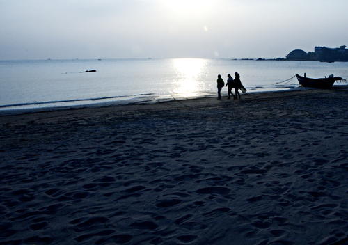 舒婷：北戴河之滨