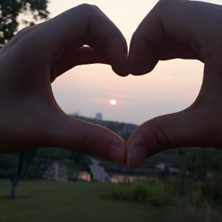 最好的友谊是当我们分开但彼此祝福时