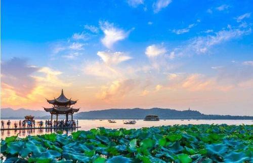 赞美西湖的现代诗歌