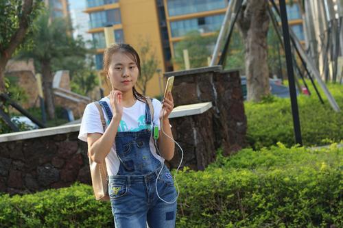 有人说富二代是令人羡慕的，我说你错了