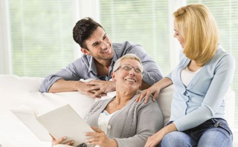 用来描述老年人的幸福表情的句子用来描述老年人的幸福表情的句子