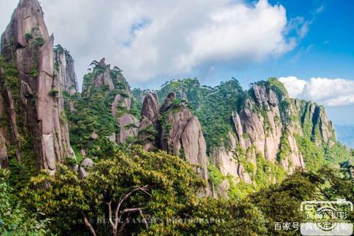 描写山间美景的句子