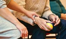 把碗留给母亲洗