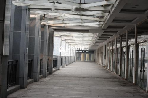 人们用一句话去那座空楼