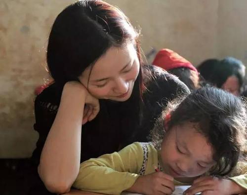 读者姜一言，陈中石《水晶泪珠》