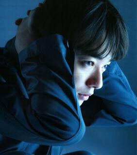 我想成为一个坐在路边鼓掌的人