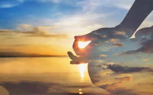 经典语录：真正有权力的人不会叹息命运