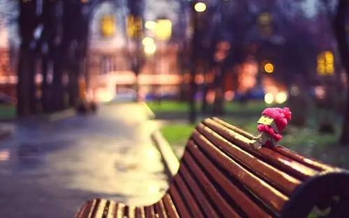 人类总是需要两种能力：口语和情感稳定