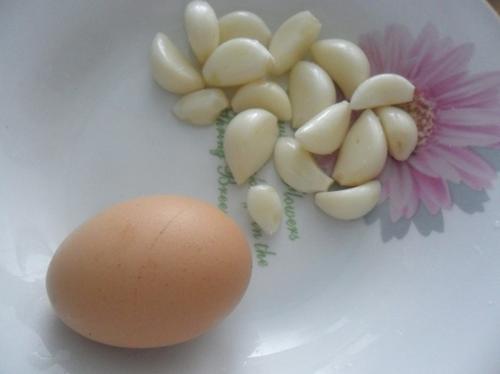 孩子们学习绕口令“大蒜换鸡蛋”