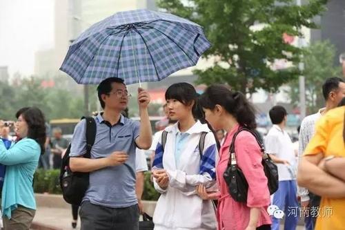 莫言：陪女儿参加高考