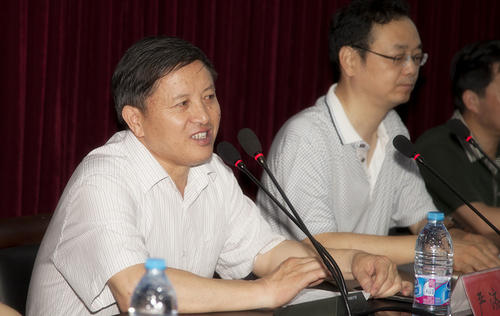 高中校长的新年贺词